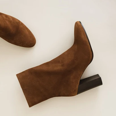 Heeled boots in brown velvet | valoris