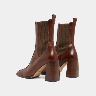 Heeled boots in brown leather | vanti