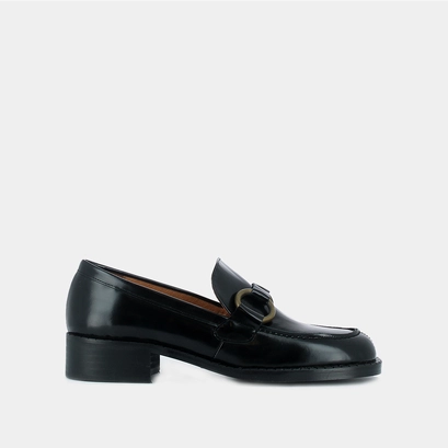 Loafers with buckles in black leather | belinda