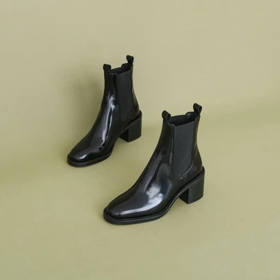 Heeled boots in black leather | bertille