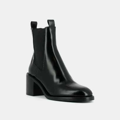 Heeled boots in black leather | bertille