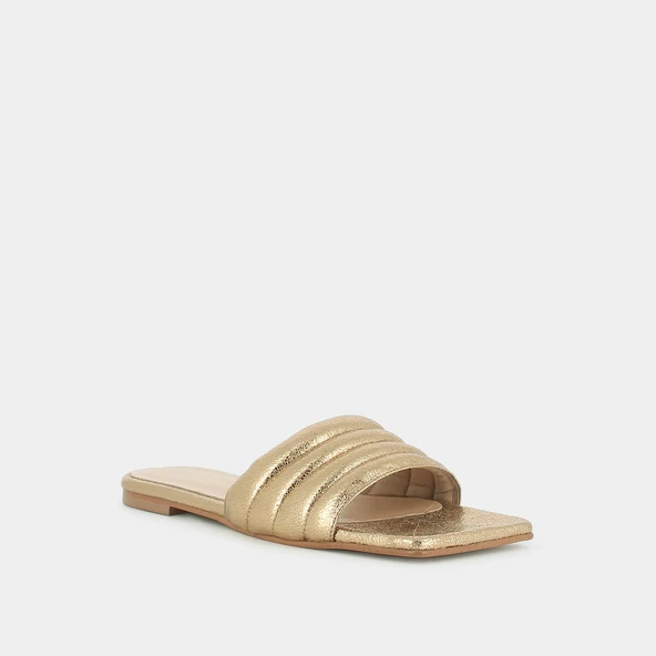Square-toe mules in gold cracked leather | DEGATI