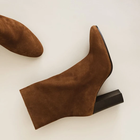 Heeled boots in brown velvet | VALORIS