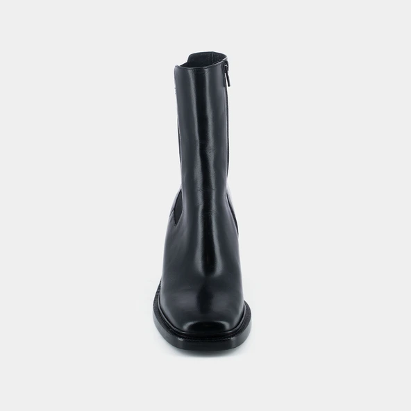 High boots with thin buckle in black leather | DANUBE