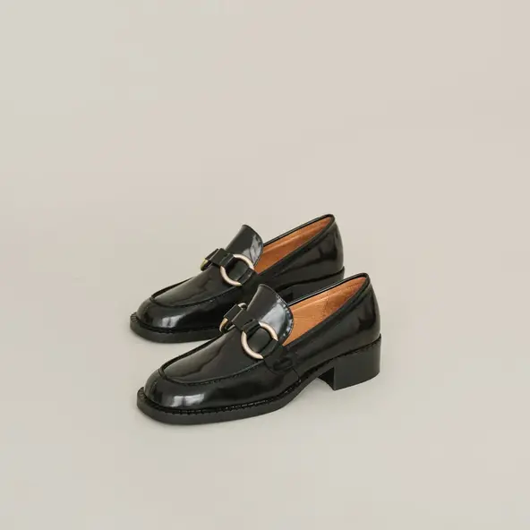 Loafers with buckles in black leather | BELINDA