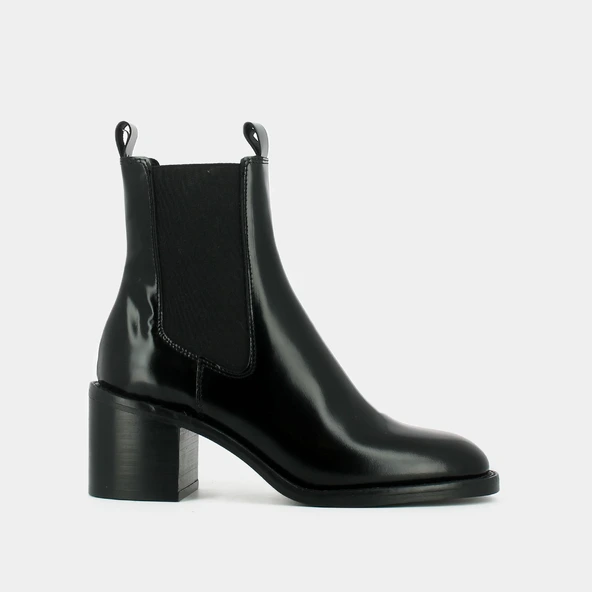 Heeled boots in black leather | BERTILLE
