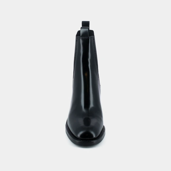 Heeled boots in black leather | BERTILLE