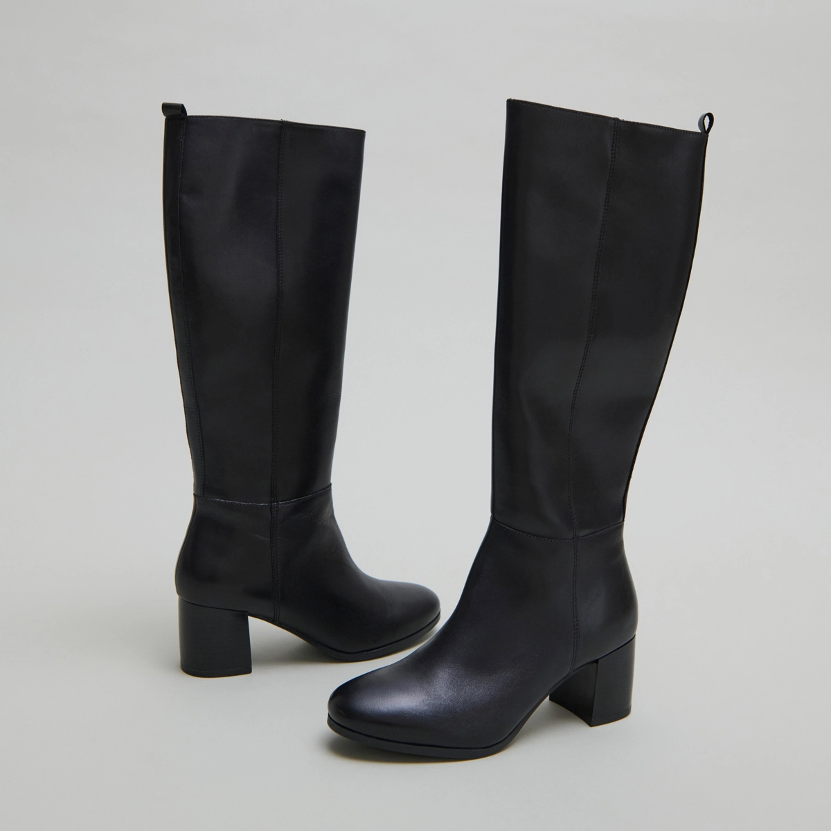 Heeled boots in black leather | ARMINA