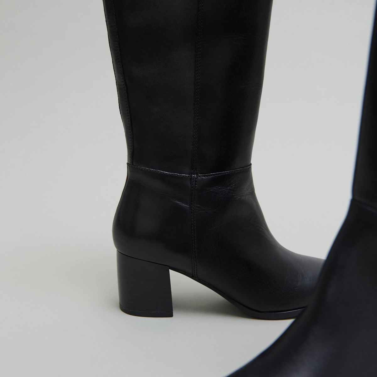 Heeled boots in black leather | ARMINA