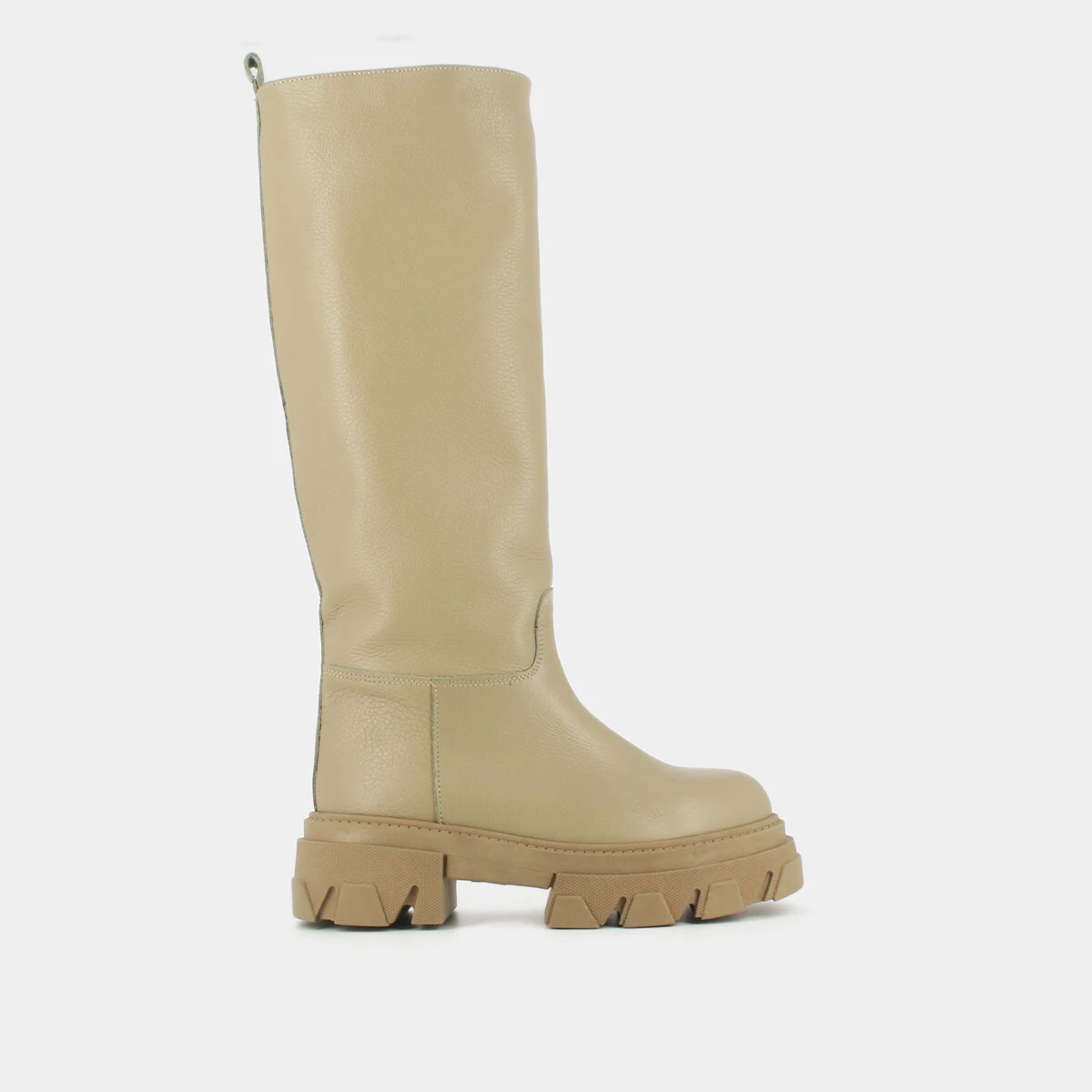 Boots with notched soles in beige grained leather | ROCKET