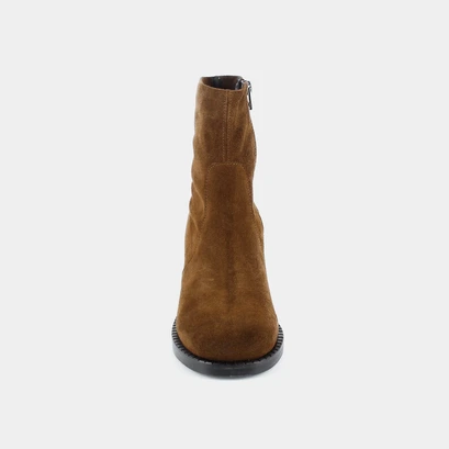 Heeled boots cognac