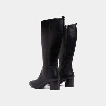 Heeled boots in black leather | armina