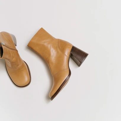 Heeled boots in ocre leather | bortolo