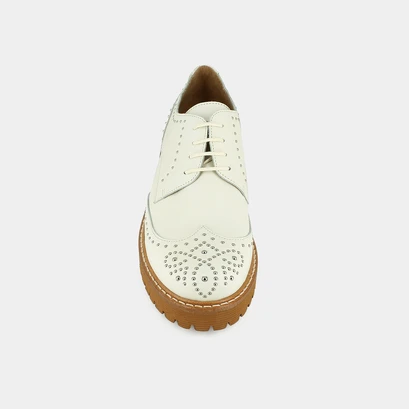 Ecru leather derbies with ornate toe | abibo