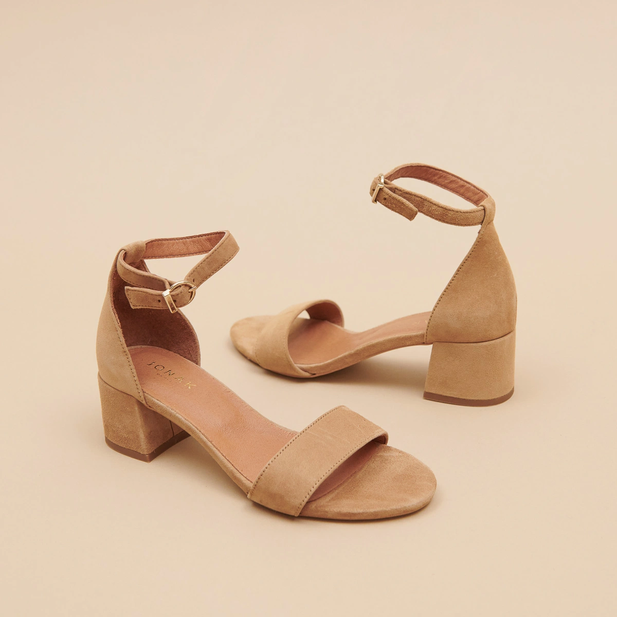 Sandals with square heel in camel suede | VERDI