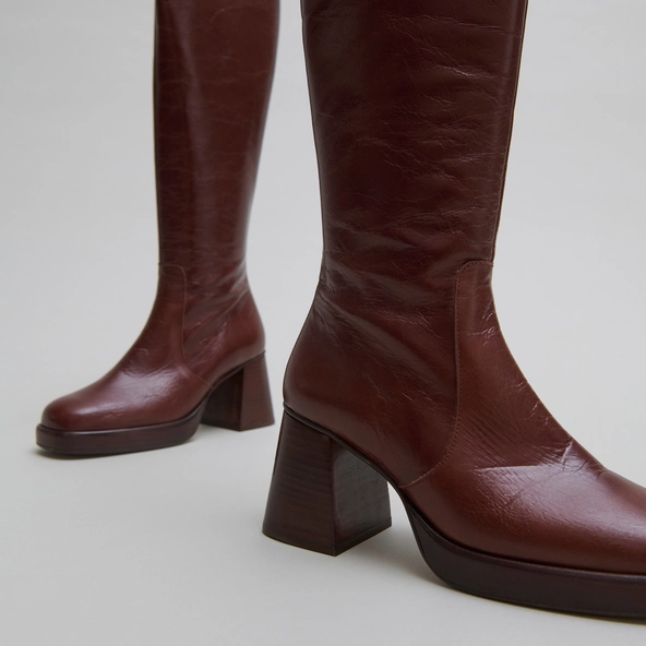 Platform boots in distressed brown leather | BETINA