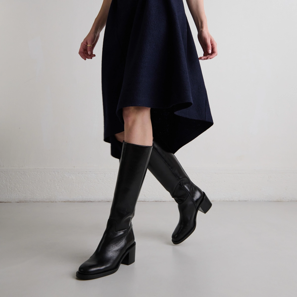 High heel boots in black leather | BONNIE