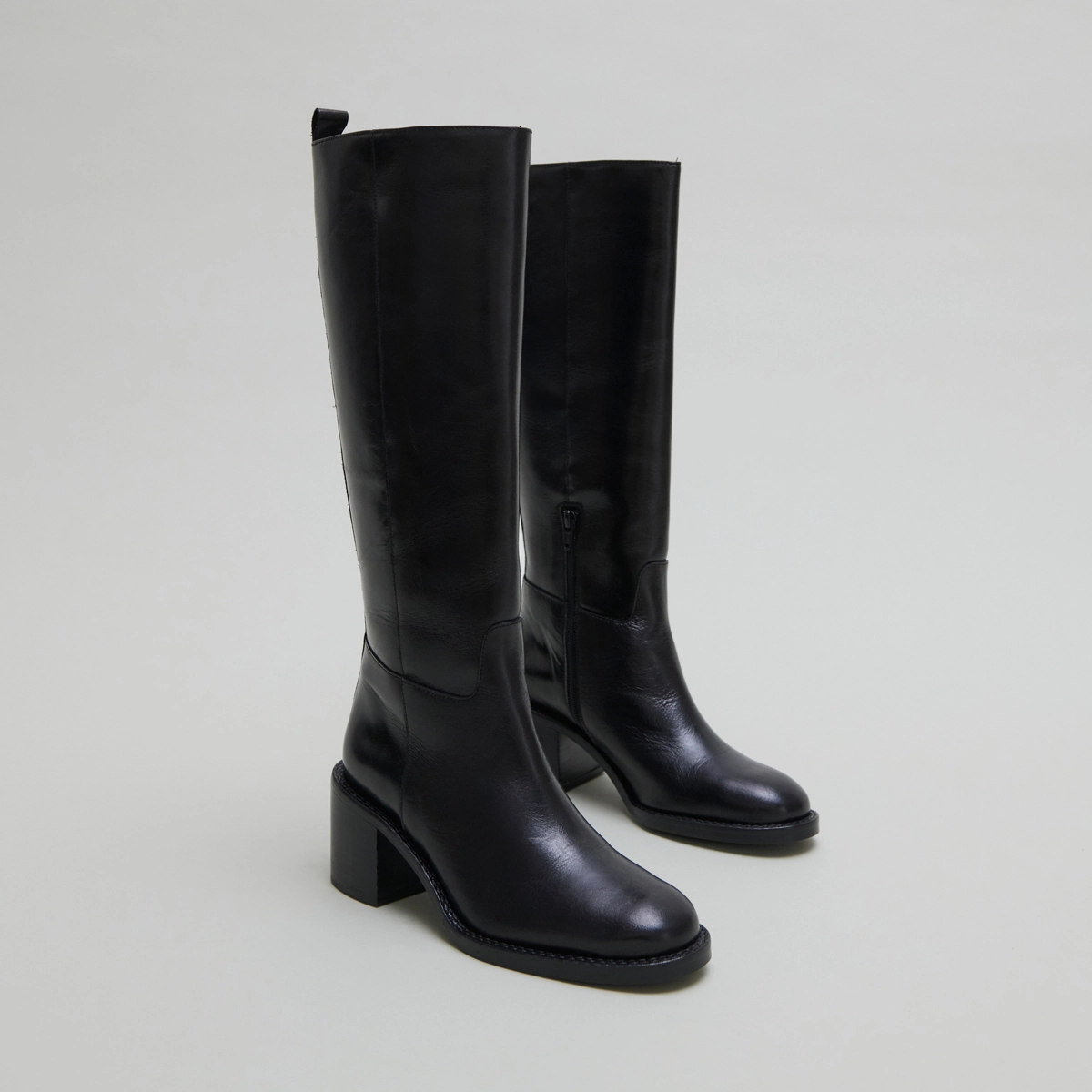 High heel boots in black leather | BONNIE
