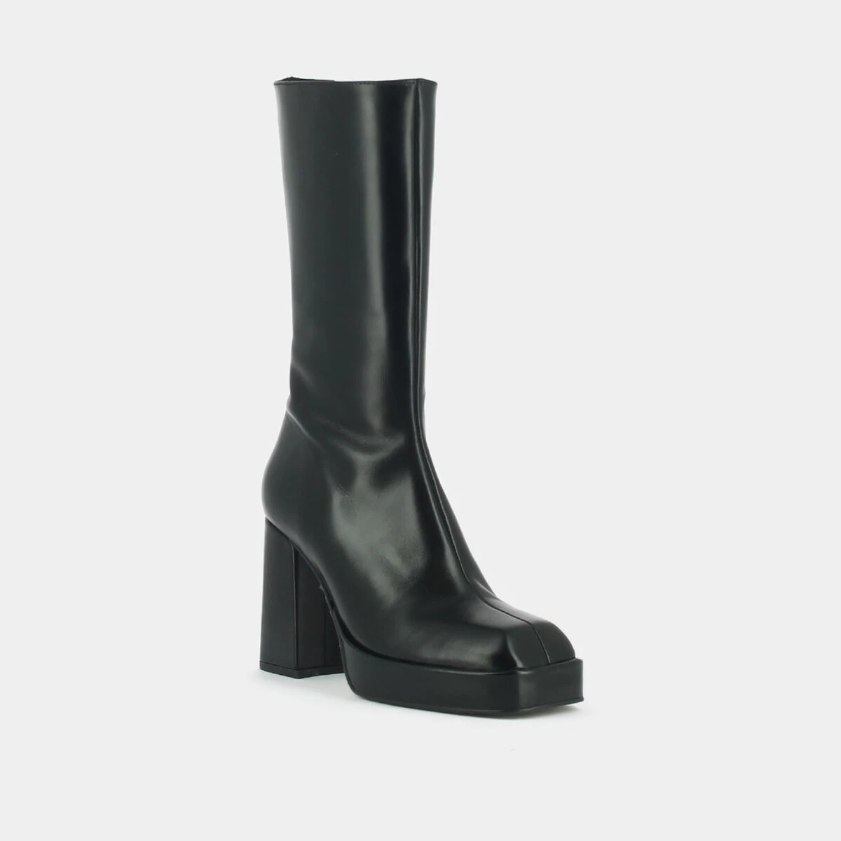 Platform boots with square toe in black leather | BOULIER