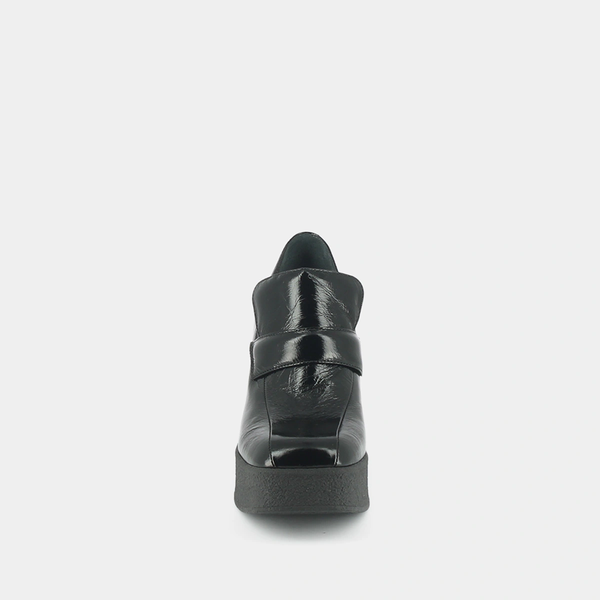Platform loafers with square toe in black shiny leather | DRICUS