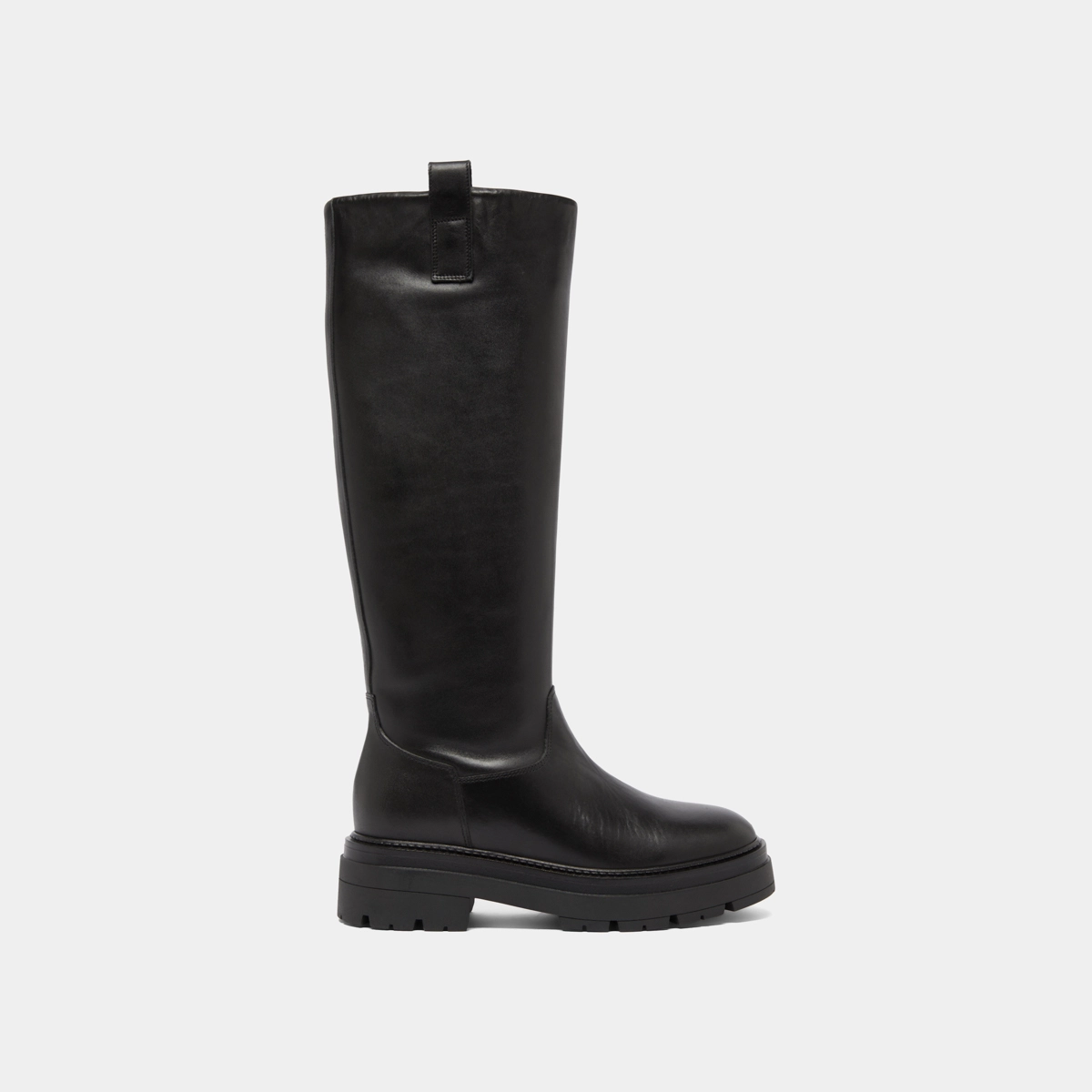 Boots with notched soles and square toe in black leather | PICUSSIA