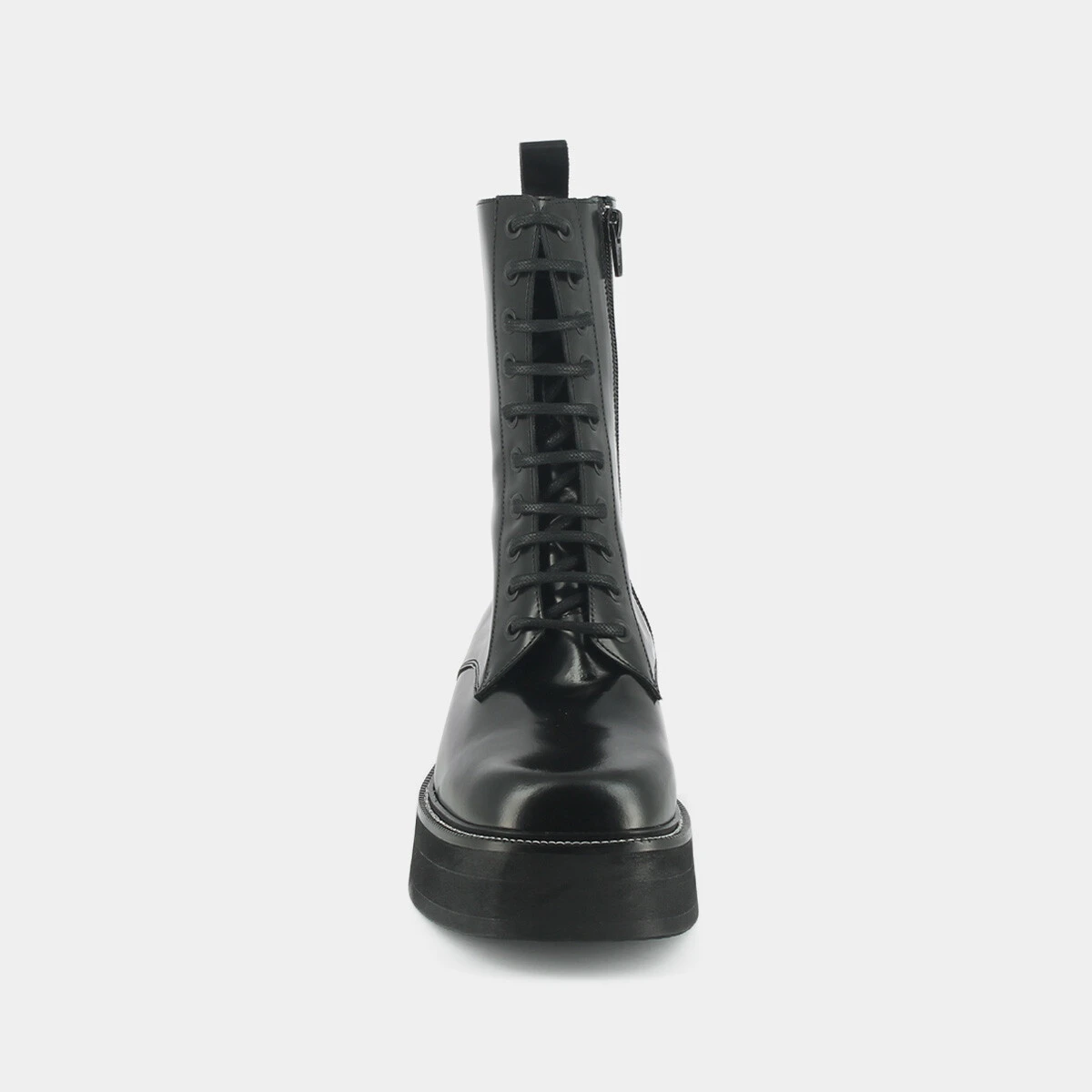 Boots with laces and thick sole in black shiny leather | DAFFIA