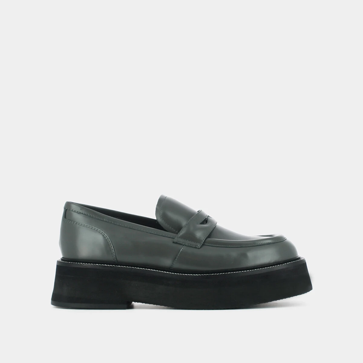 Platform loafers in grey shiny leather | DAFFY