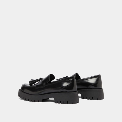 Loafers with notched sole and tassel in black shiny leather | RUSE