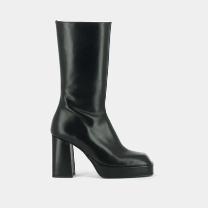 Platform boots with square toe in black leather | boulier