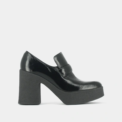 Platform loafers with square toe in black shiny leather | dricus
