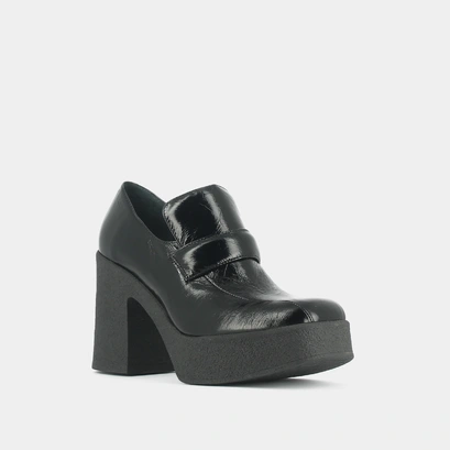 Platform loafers with square toe in black shiny leather | dricus