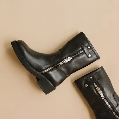 Heeled boots with double zip in black leather | dianette