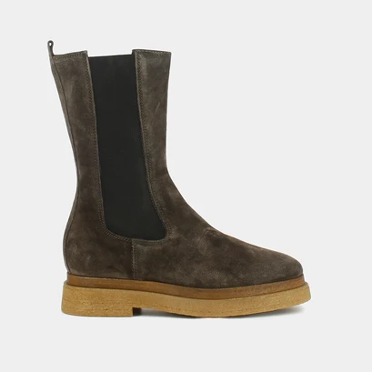 Boots with thick soles and elastic in brown suede | caire