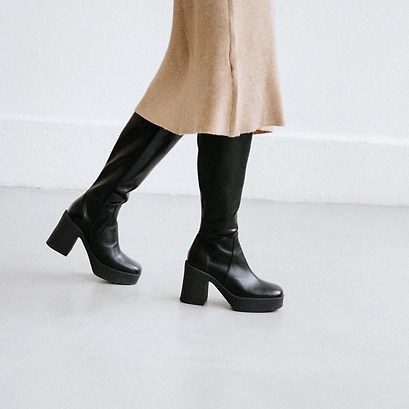 Platform boots in black aged leather | dricia