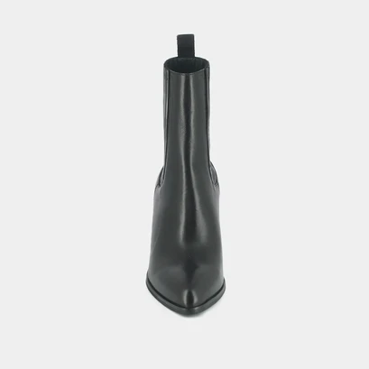 Heeled ankle boots with gathers in black leather | dolores