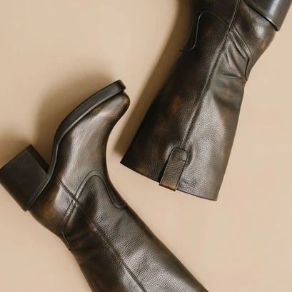Heeled boots in grey grained leather | dia