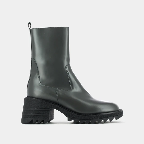 Ankle boots with heel and notched sole in anthracite glazed leather | DOVIA