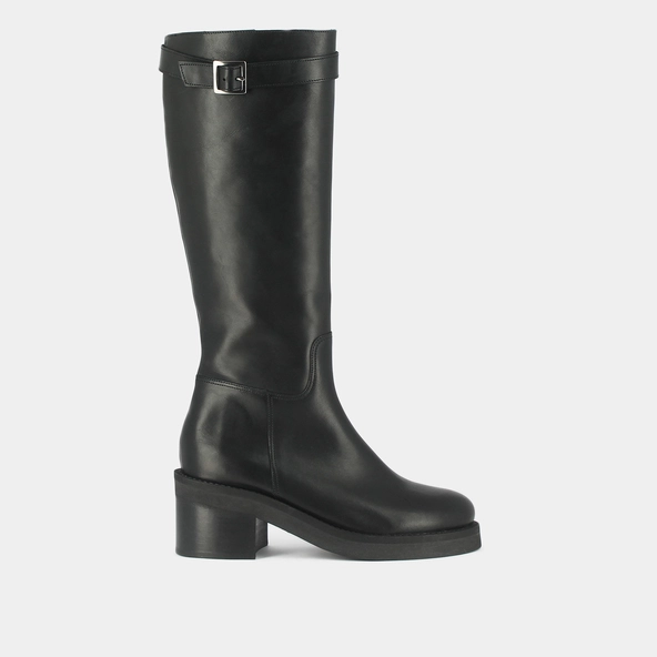 Heeled boots with silver detail in black greased leather | ACIA