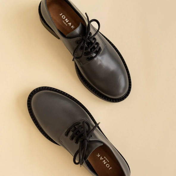 Derbies with laces and thick sole in anthracite glazed leather | DIDON