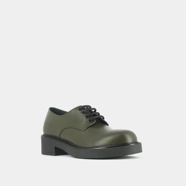 Derbies with laces and thick sole in khaki glazed leather | DIDON
