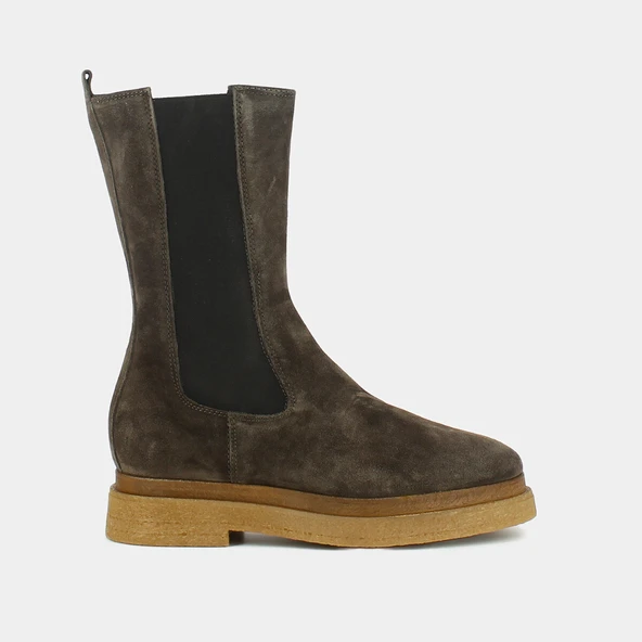 Boots with thick soles and elastic in brown suede | CAIRE