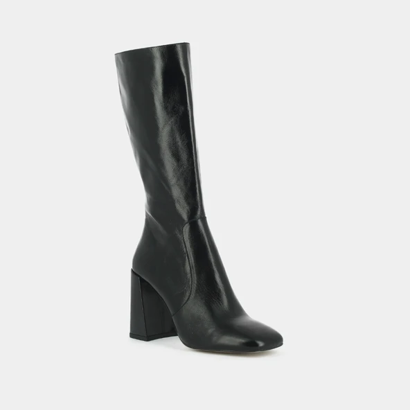 Heeled boots with square toe in black aged leather | VACCA