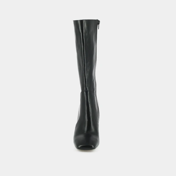Heeled boots with square toe in black aged leather | VACCA
