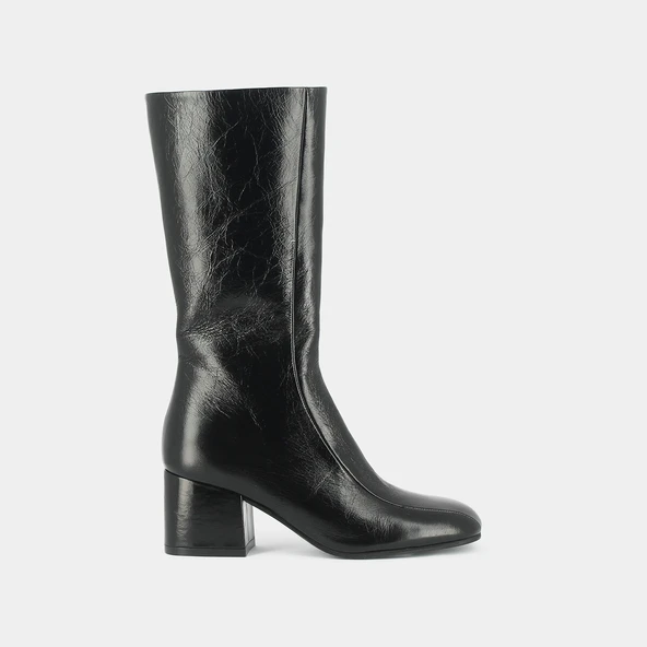 Heeled boots in black aged leather | DARLONE