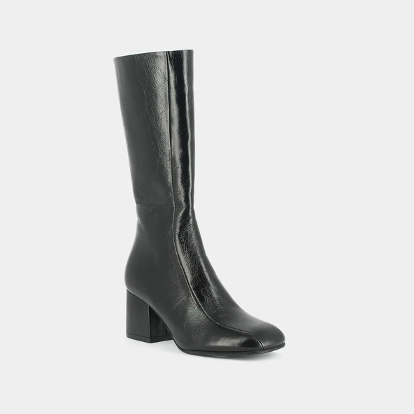 Heeled boots in black aged leather | DARLONE