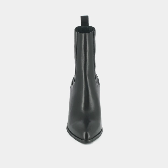 Heeled ankle boots with gathers in black leather | DOLORES