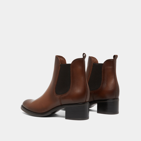 Heeled lowboots cognac