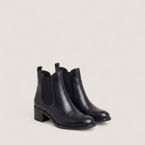 Heeled lowboots black