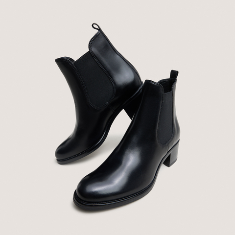 Heeled lowboots black