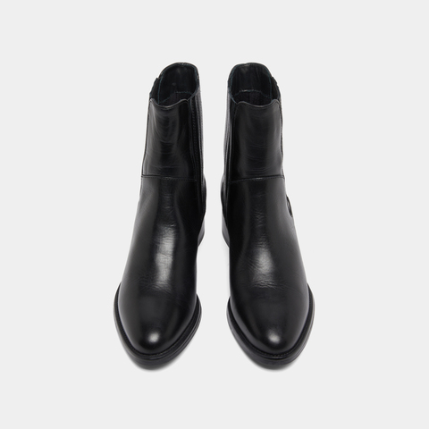 Low boots with elastic band and square heel black